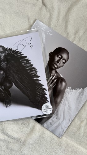 Cynthia erivo signed - cynthia,